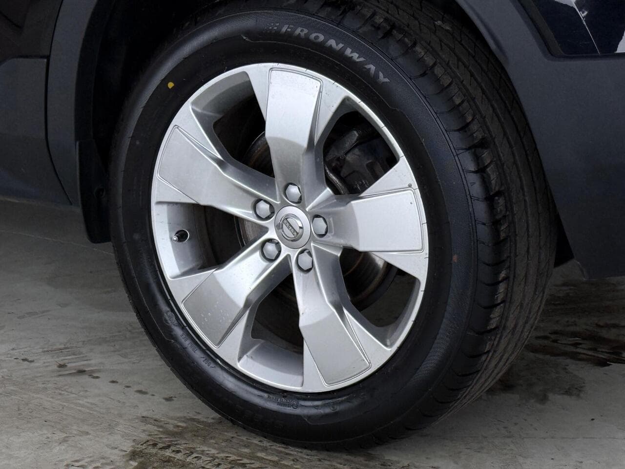 Volvo XC40 thumbnail Wheel