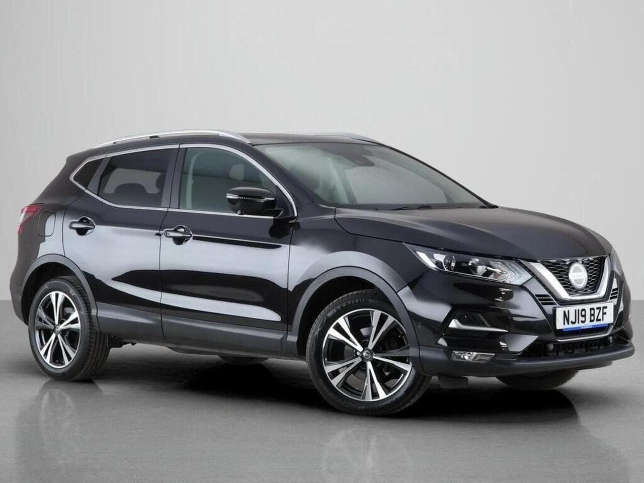 Nissan Qashqai - Nissan Qashqai 1.3 DIG-T N-Connecta Euro 6 (s/s) 5dr