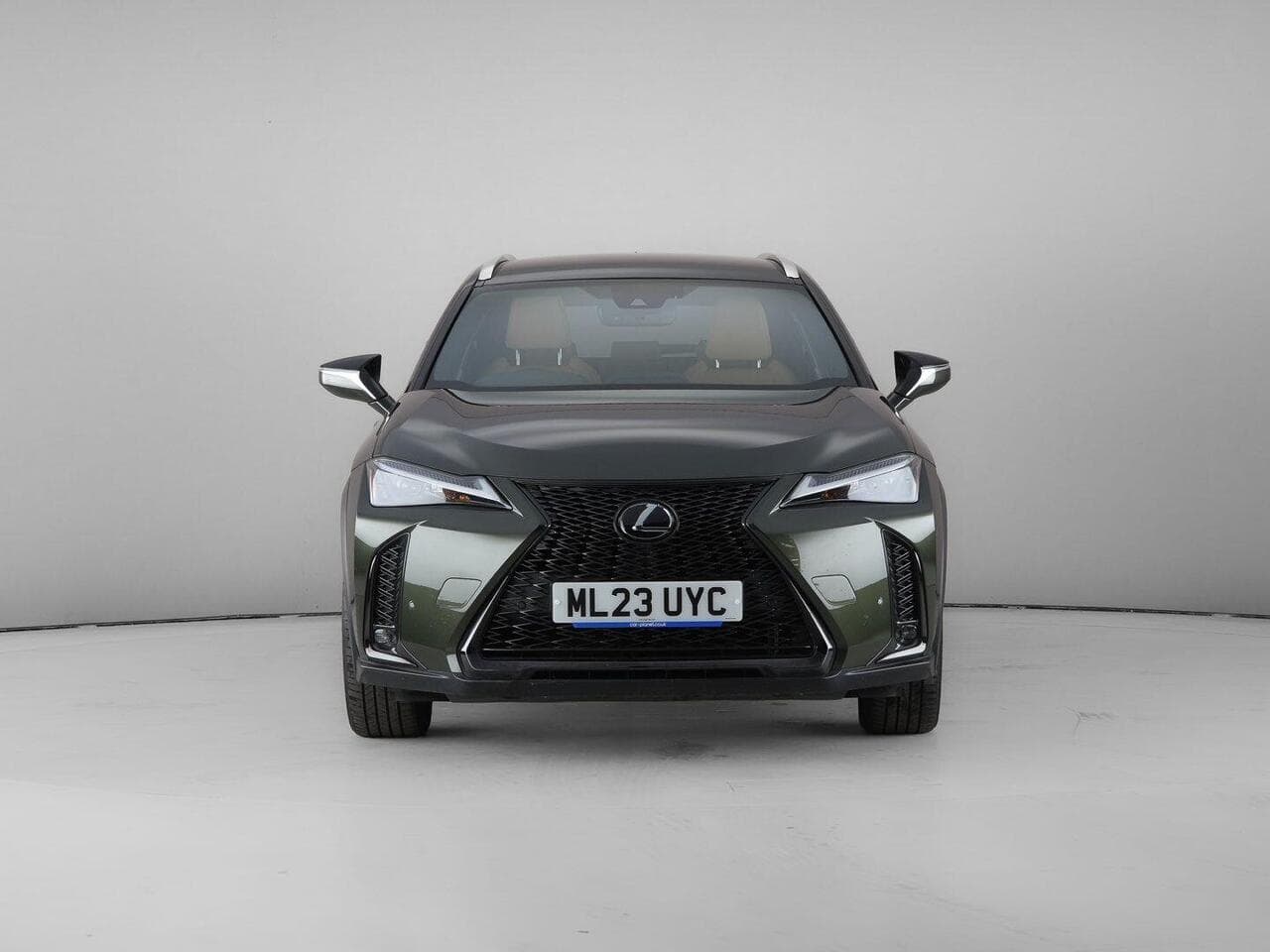 Lexus UX thumbnail Front