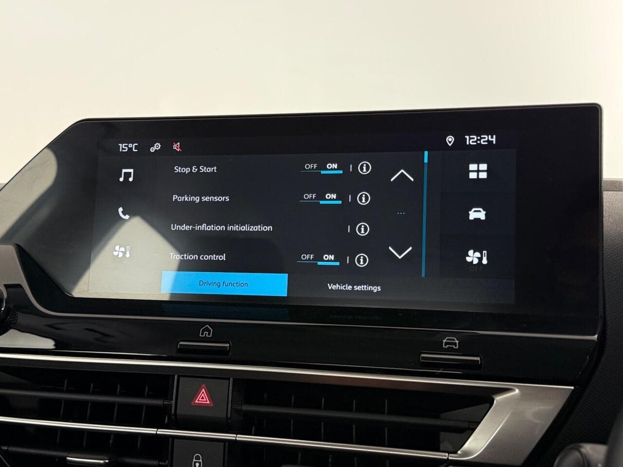 Citroen C4 thumbnail Infotainment System