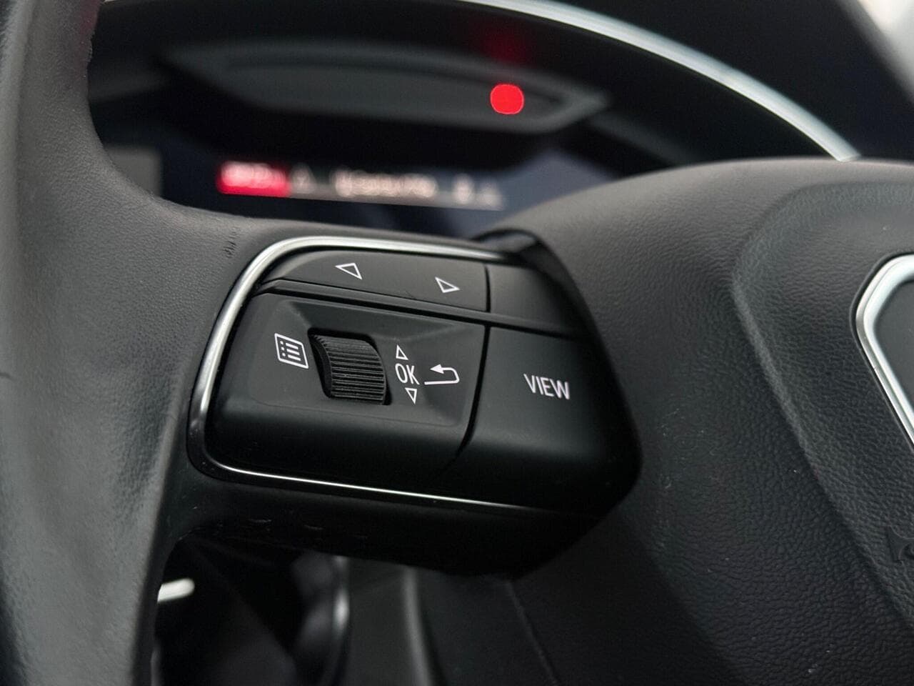 Audi Q7 thumbnail Misc Controls