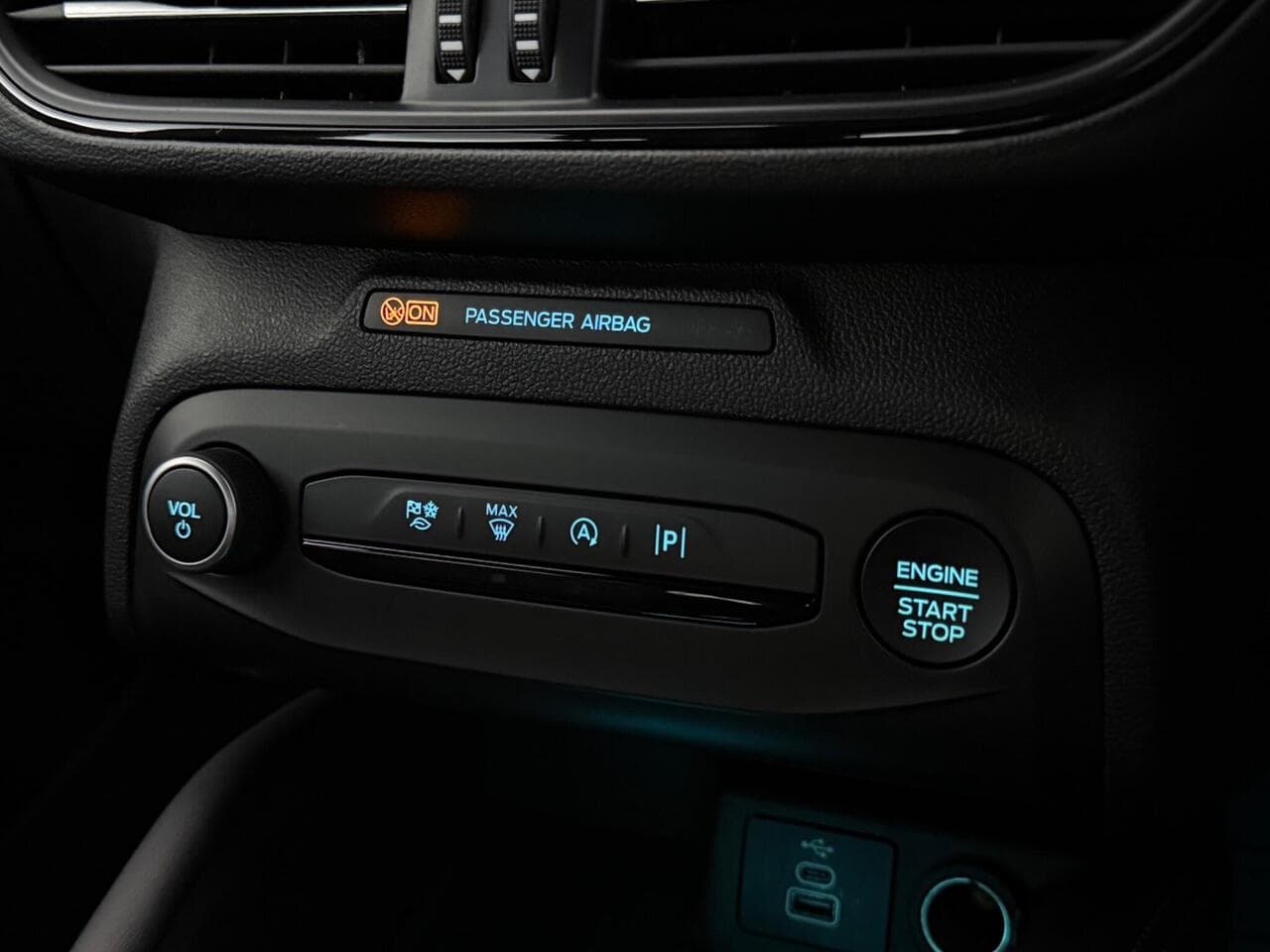 Ford Focus thumbnail Misc Controls