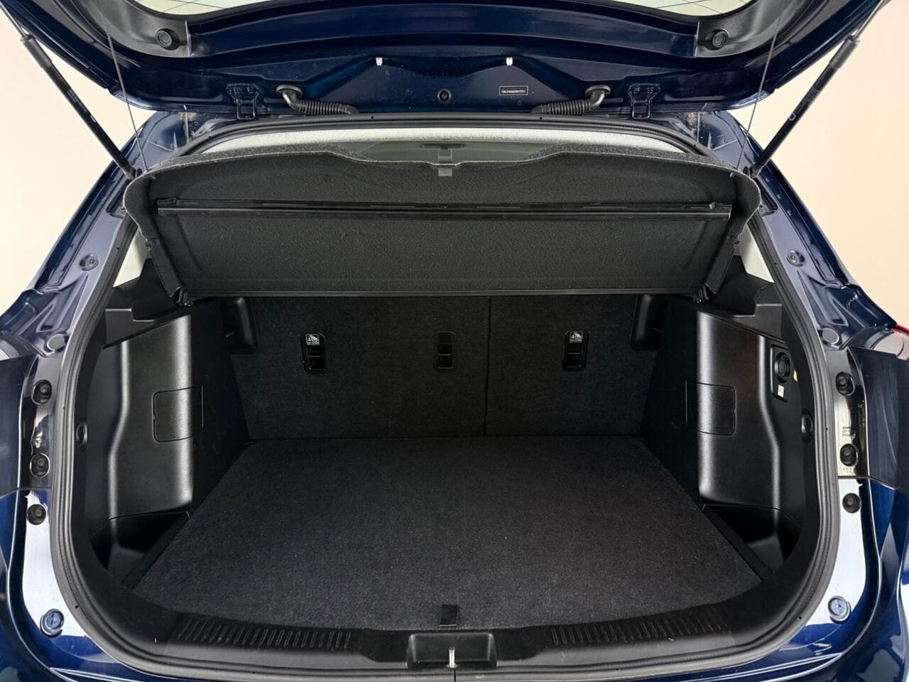 Suzuki SX4 S-Cross thumbnail Boot