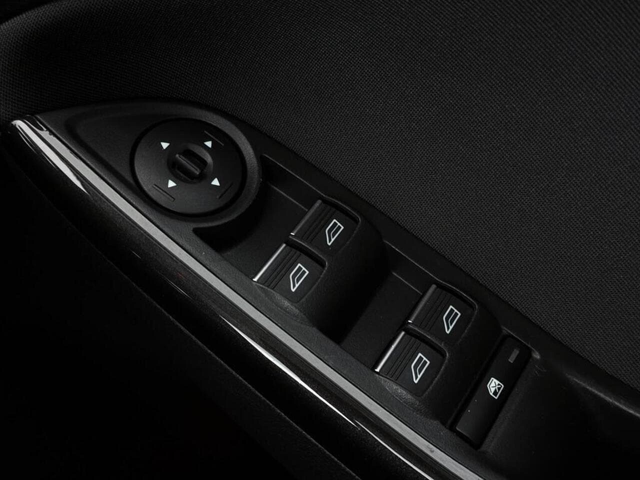 Ford Focus thumbnail Misc Controls