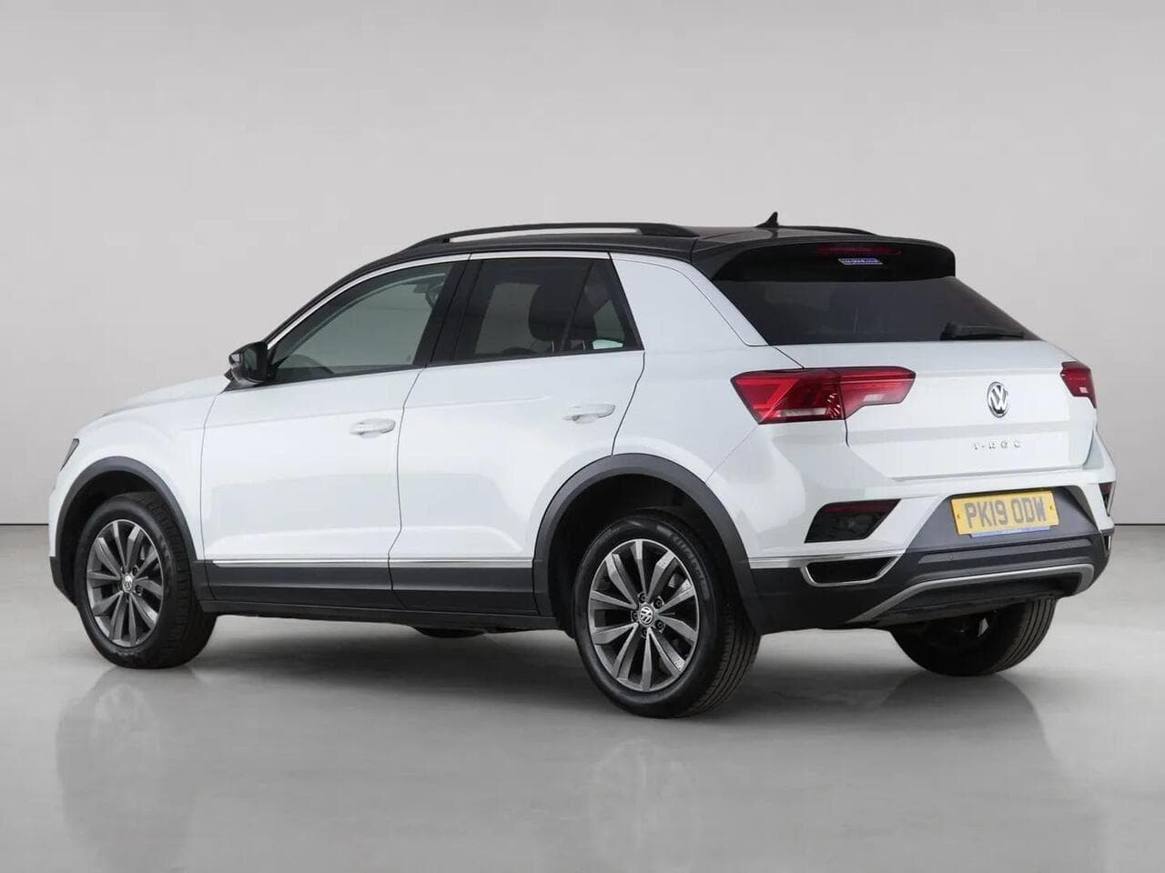 Volkswagen T-Roc thumbnail Rear Left