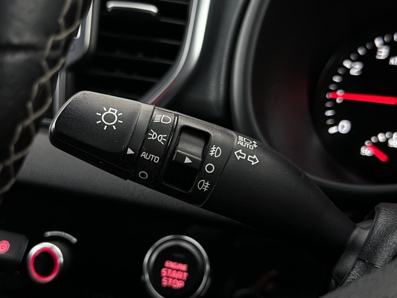 Kia Sportage thumbnail Misc Controls