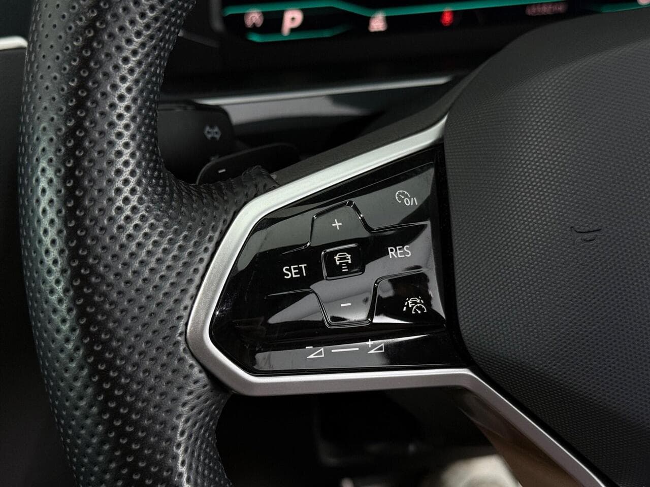 Volkswagen Tiguan thumbnail Misc Controls