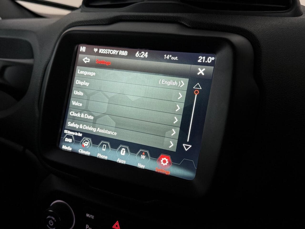 Jeep Renegade thumbnail Infotainment System