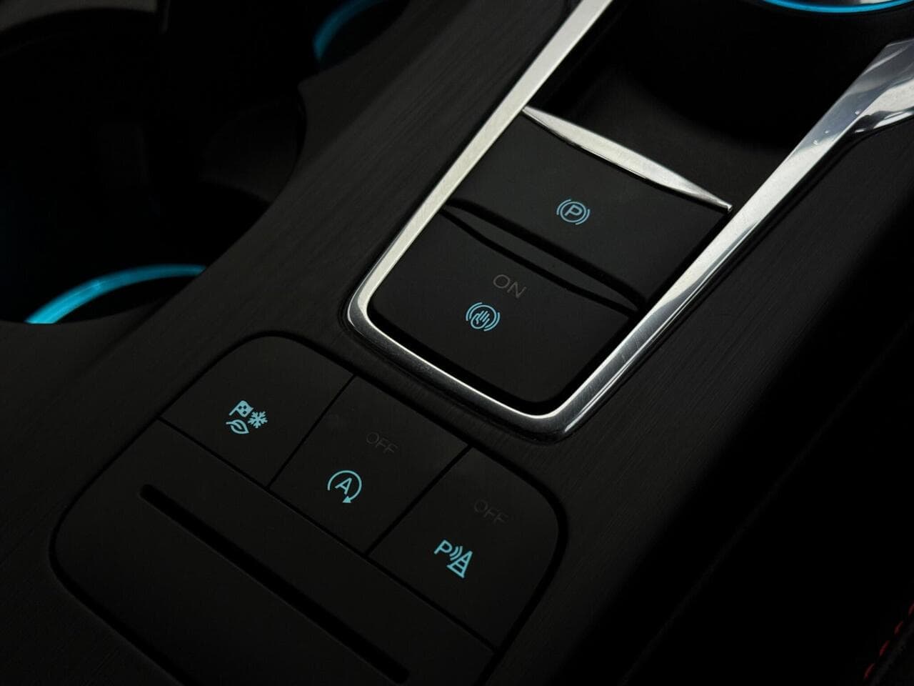Ford Kuga thumbnail Misc Controls