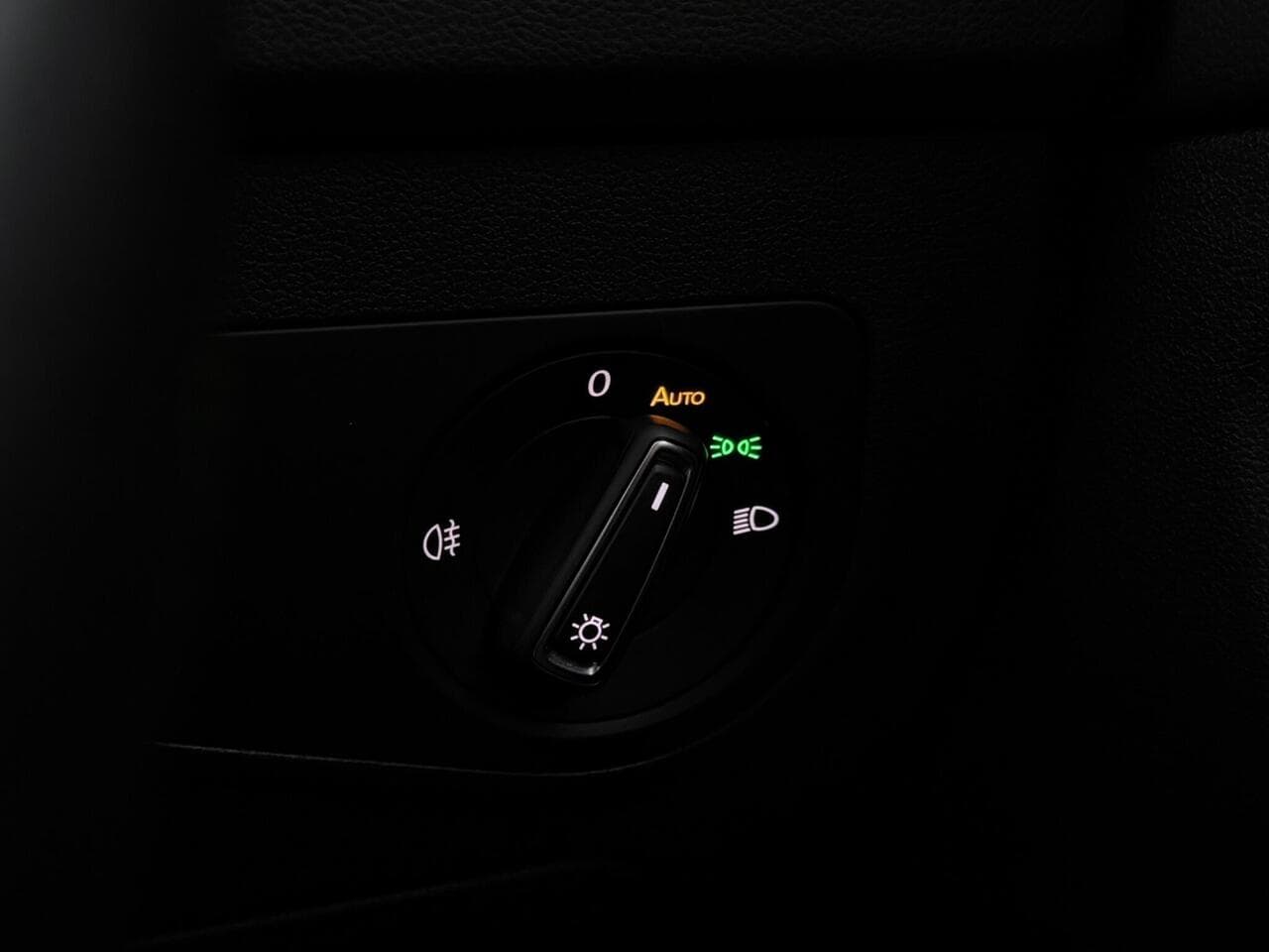 Volkswagen Tiguan thumbnail Misc Controls