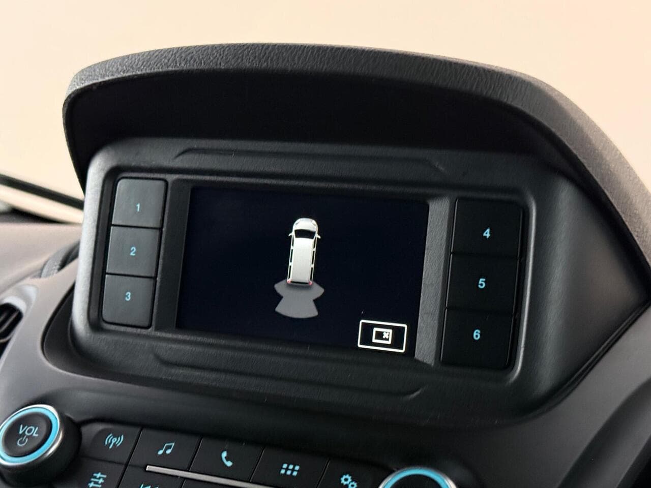 Ford Transit Courier thumbnail Misc Controls