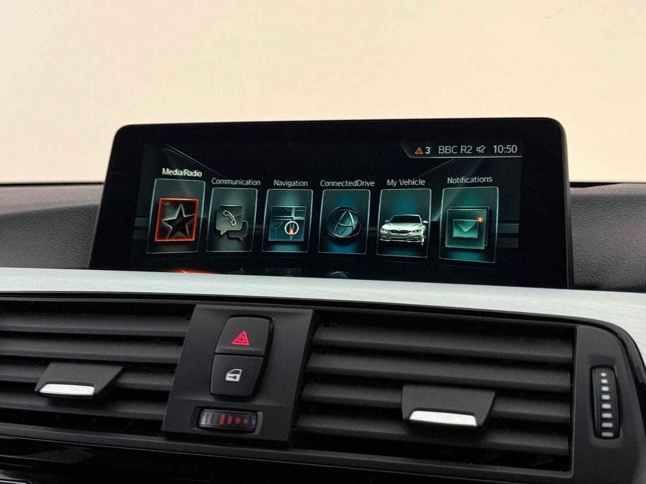 BMW 3 Series thumbnail Infotainment System