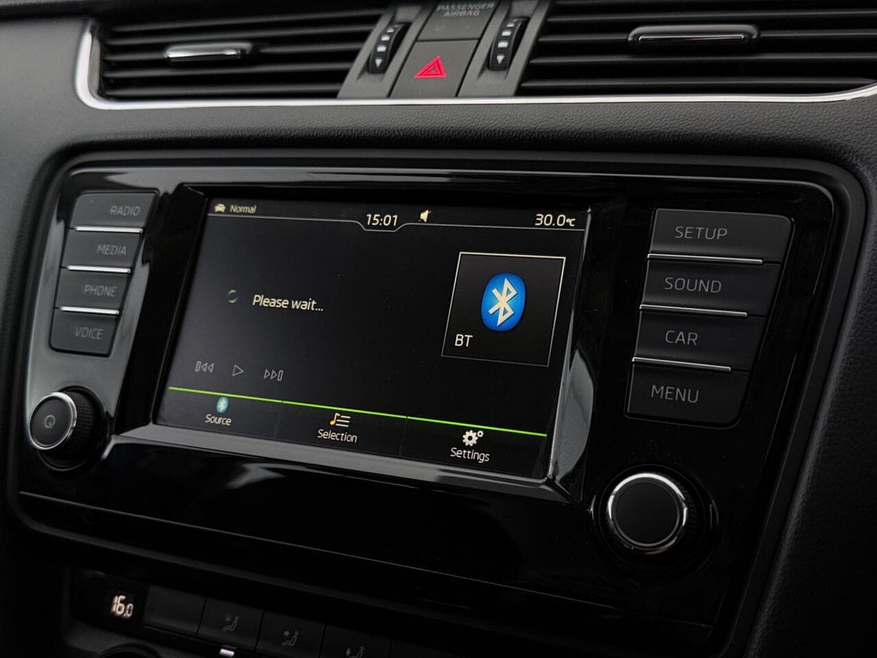 Skoda Octavia thumbnail Infotainment System