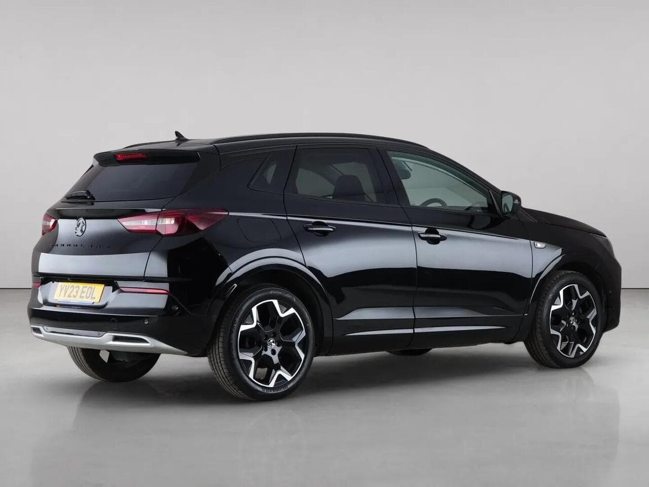 Vauxhall Grandland thumbnail Rear Right