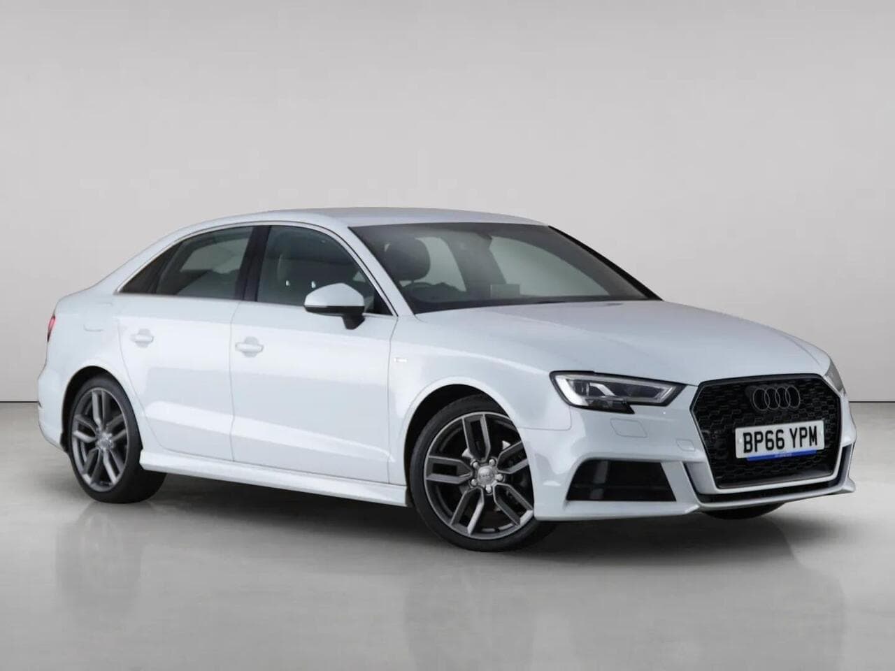 Audi A3 - Audi A3 1.4 TFSI CoD S line Euro 6 (s/s) 4dr
