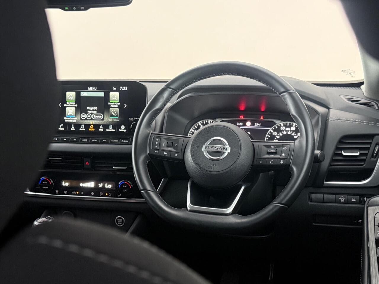 Nissan Qashqai thumbnail Steering Wheel