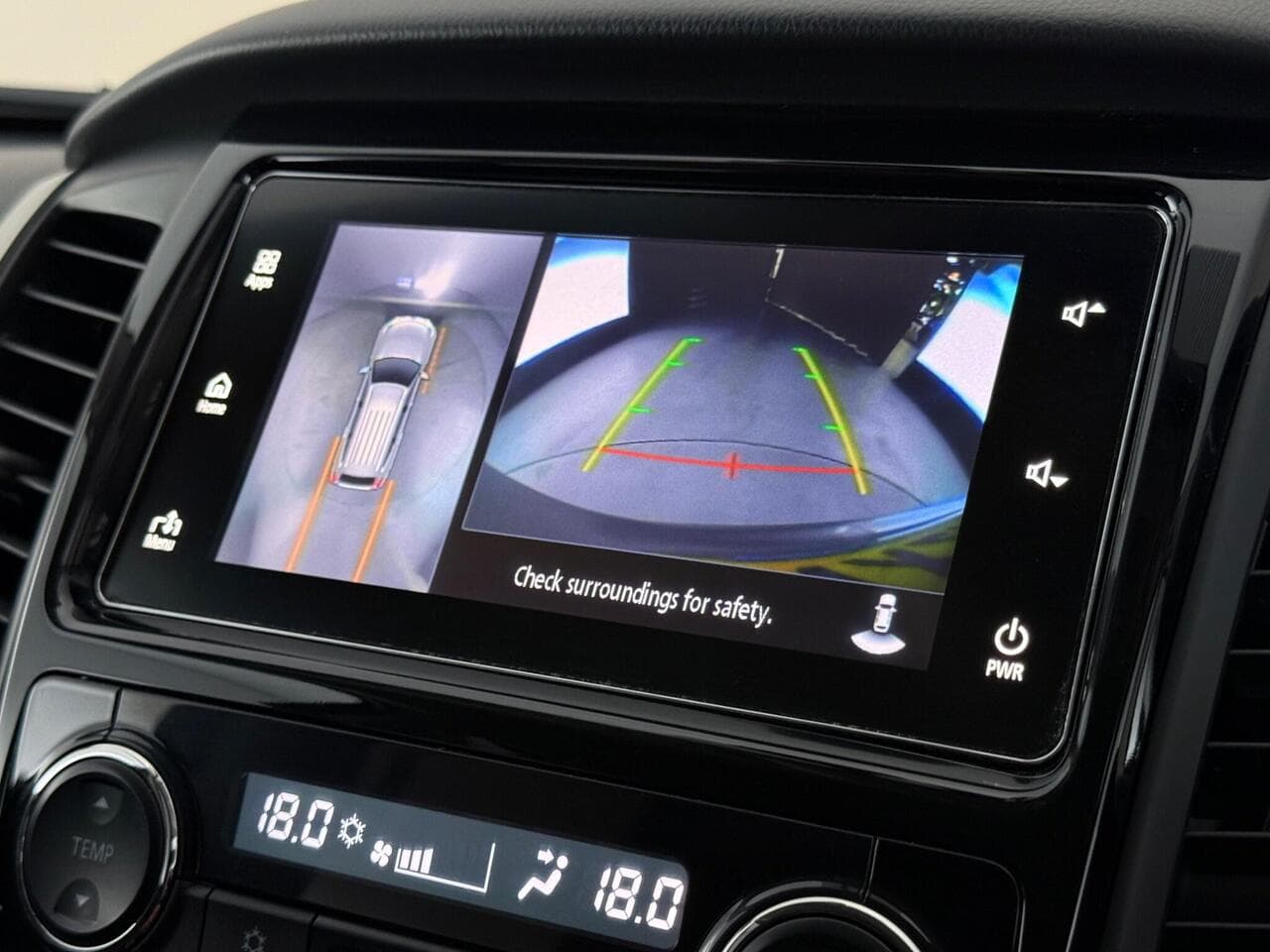 Mitsubishi Shogun Sport thumbnail Infotainment System