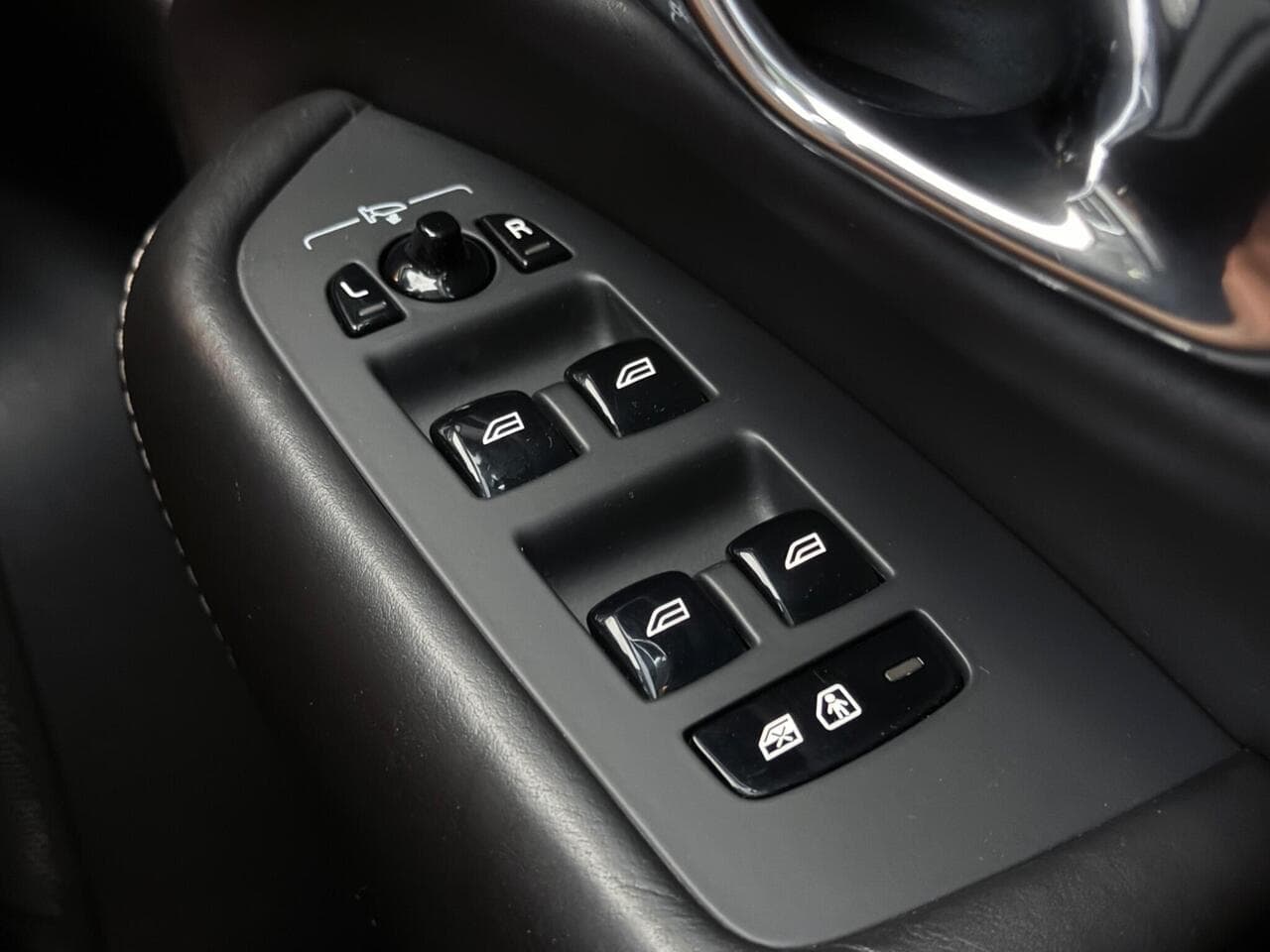 Volvo XC90 thumbnail Misc Controls