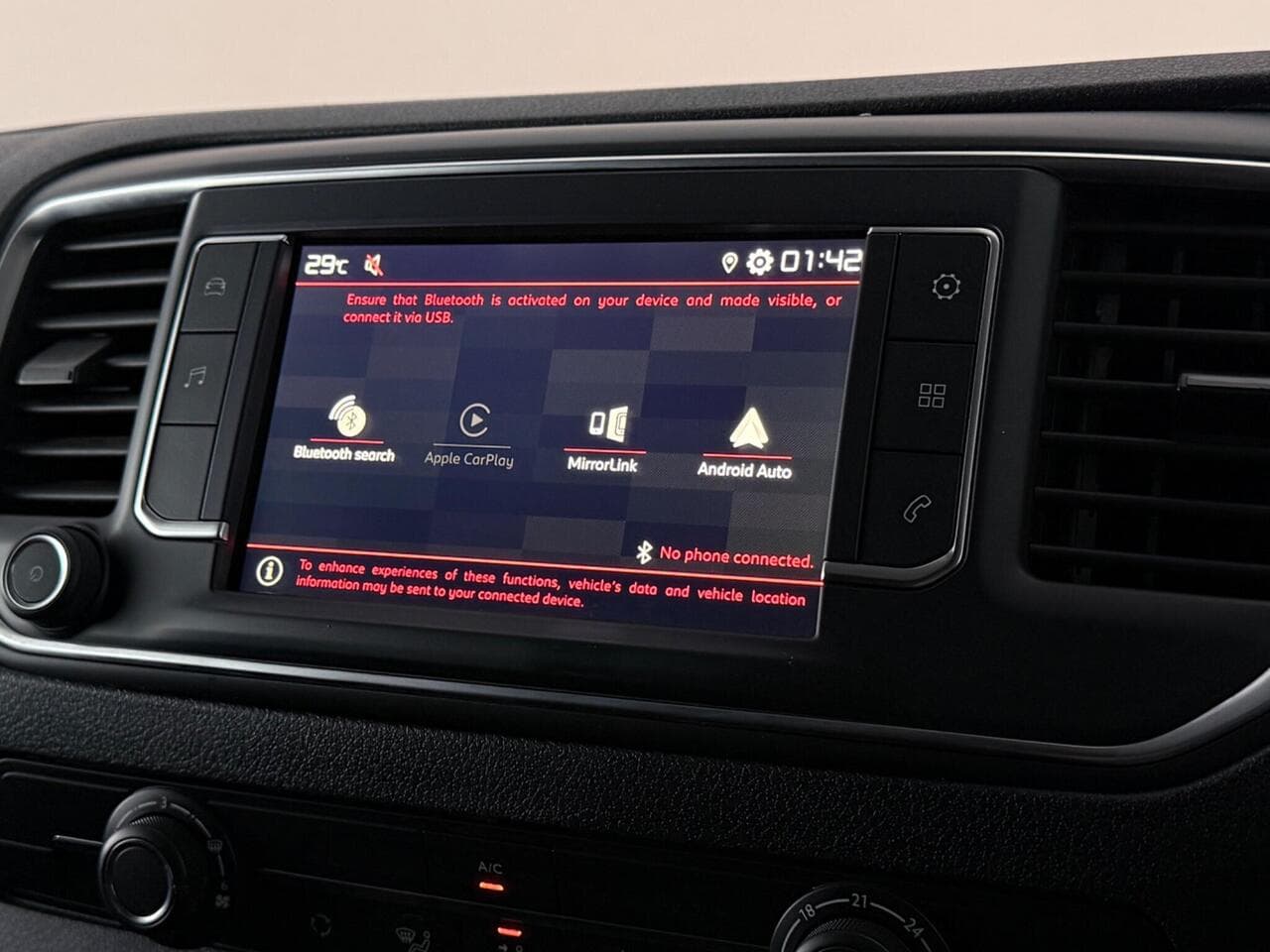 Citroen Dispatch thumbnail Infotainment System