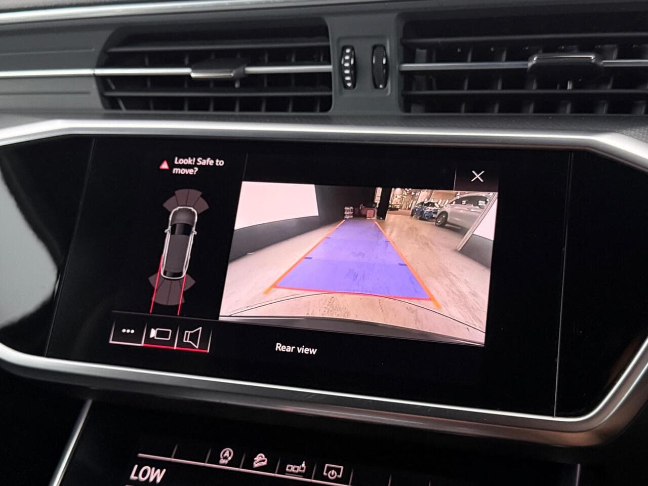 Audi A6 Allroad thumbnail Infotainment System