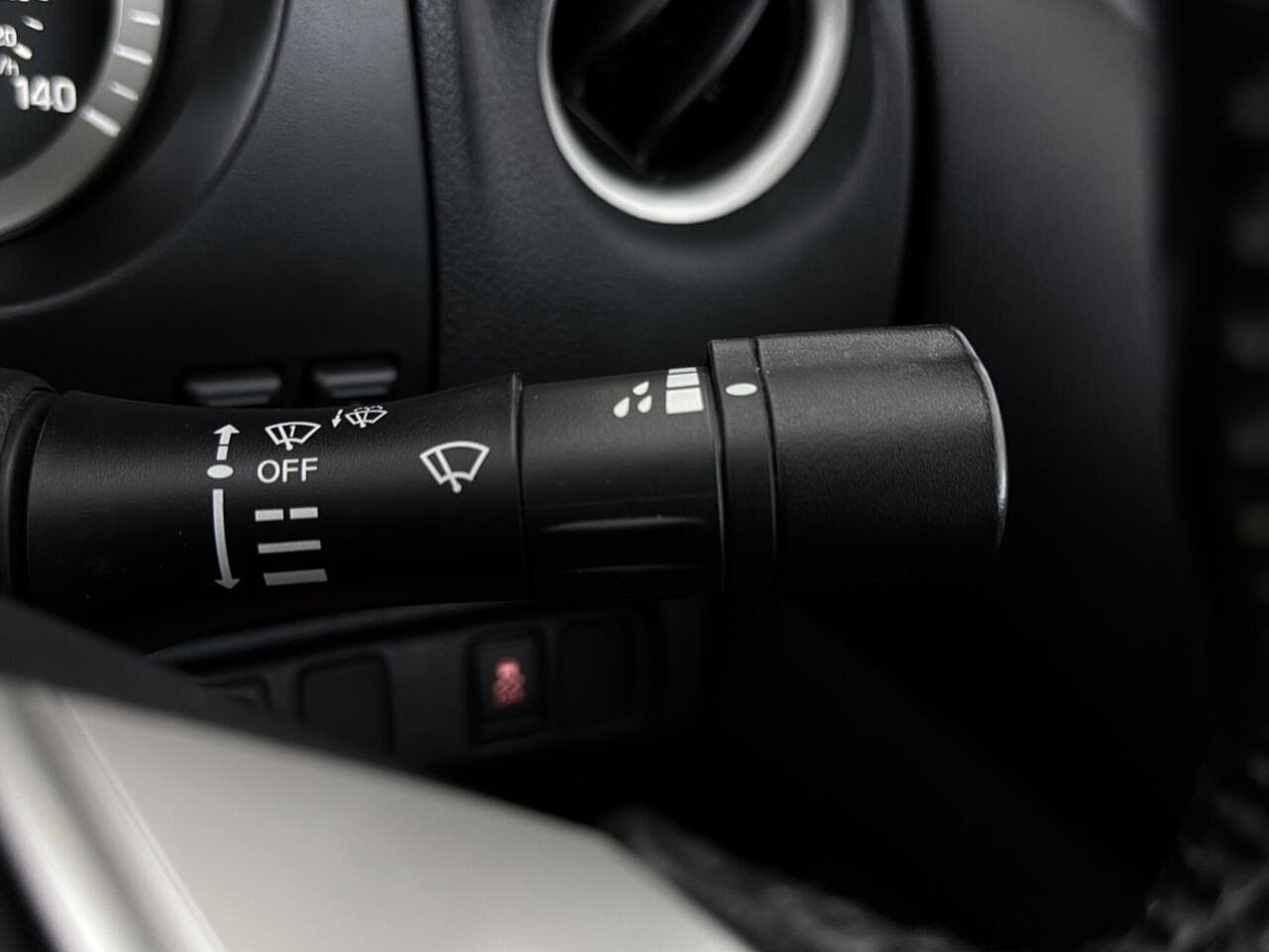 Nissan Navara thumbnail Misc Controls