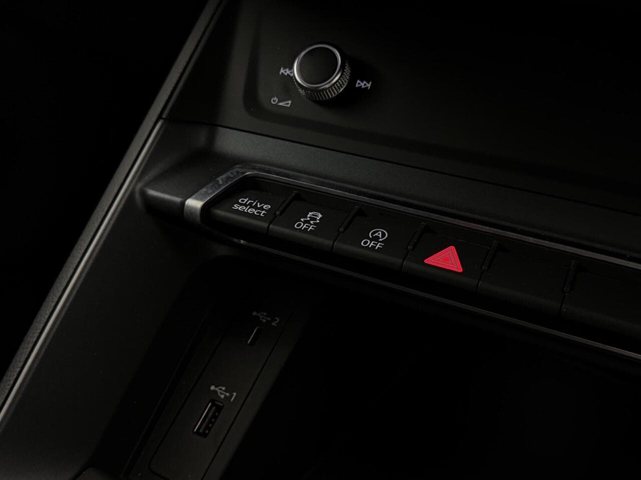 Audi Q3 thumbnail Misc Controls