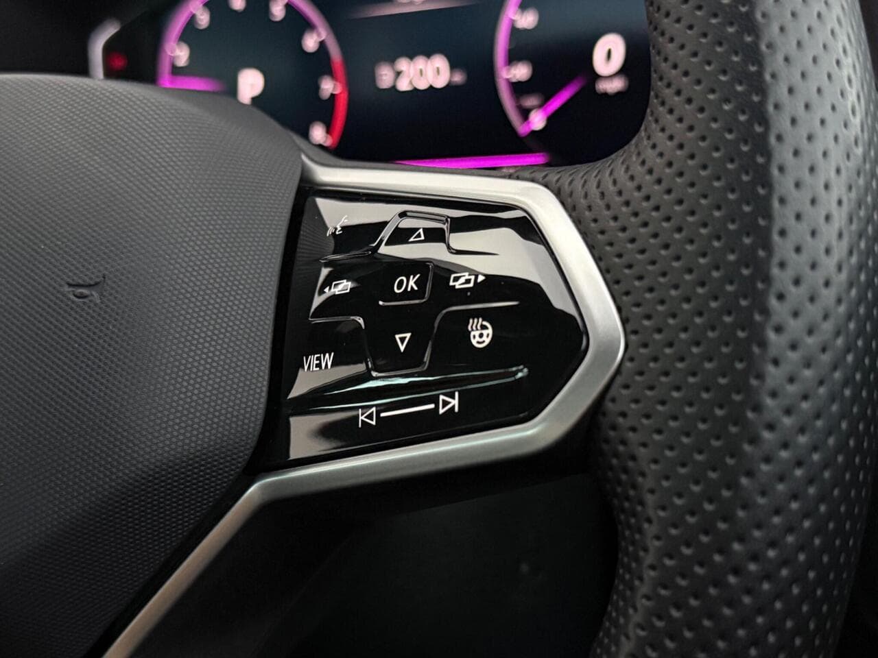 Volkswagen Tiguan thumbnail Misc Controls