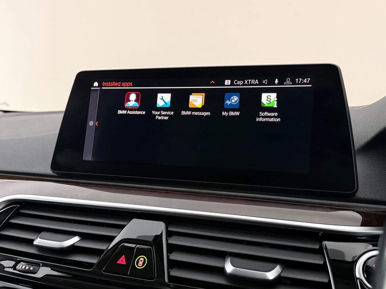 BMW 5 Series thumbnail Infotainment System