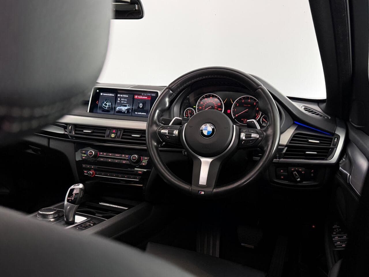 BMW X5 thumbnail Steering Wheel