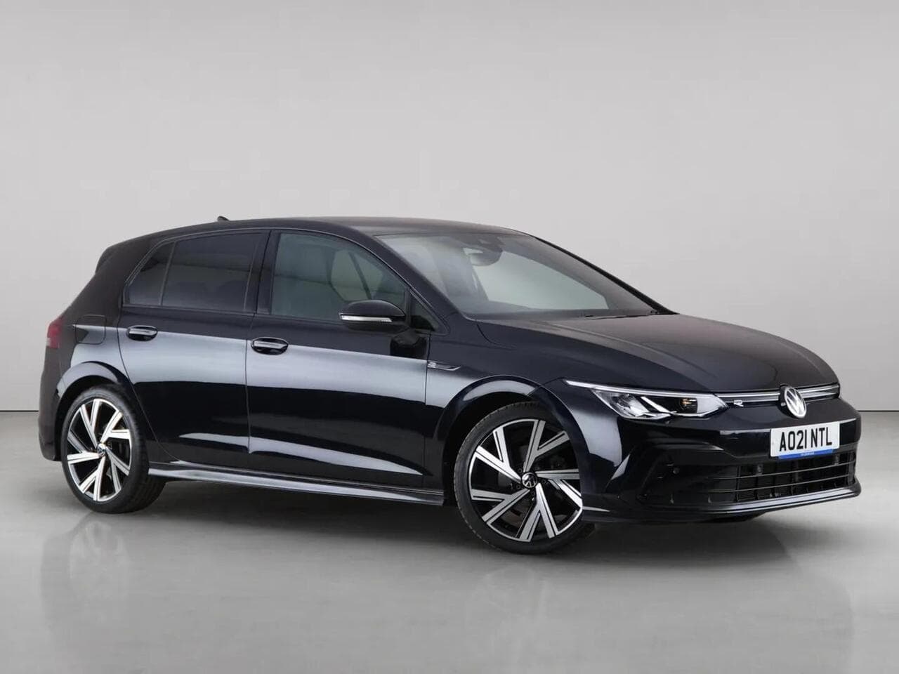 Volkswagen Golf - Volkswagen Golf 1.5 TSI R-Line Euro 6 (s/s) 5dr