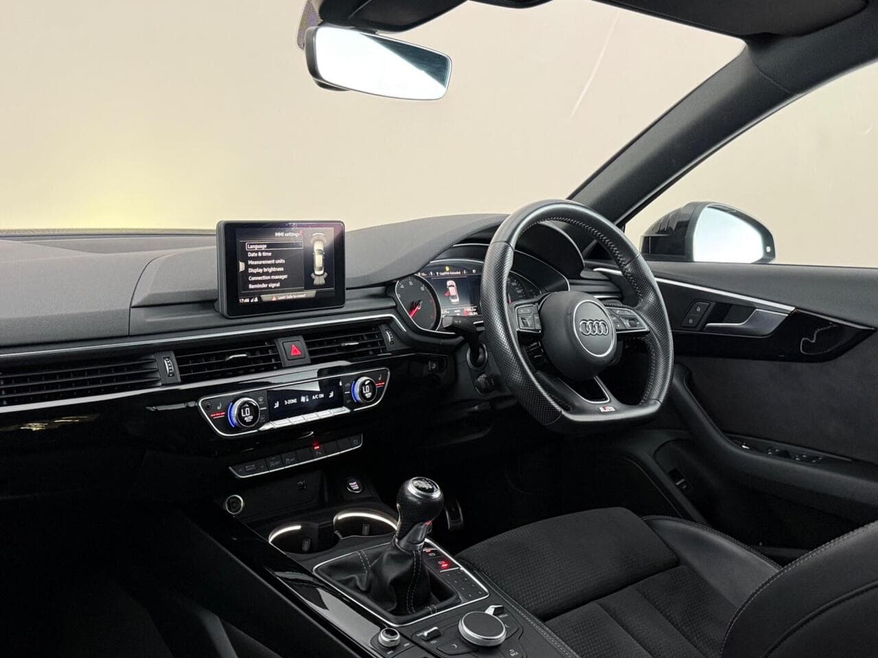 Audi A4 thumbnail Interior Front