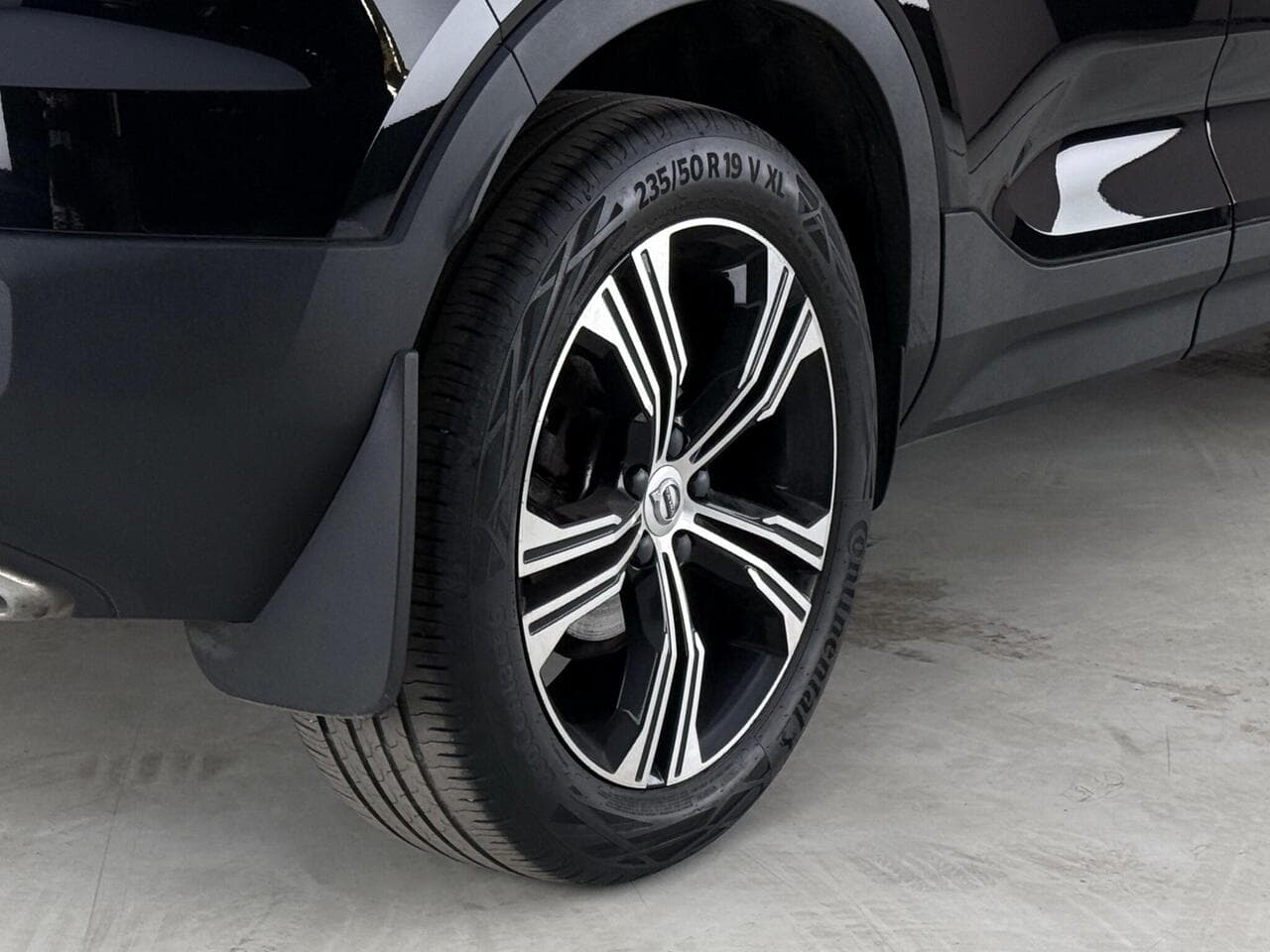 Volvo XC40 thumbnail Wheel