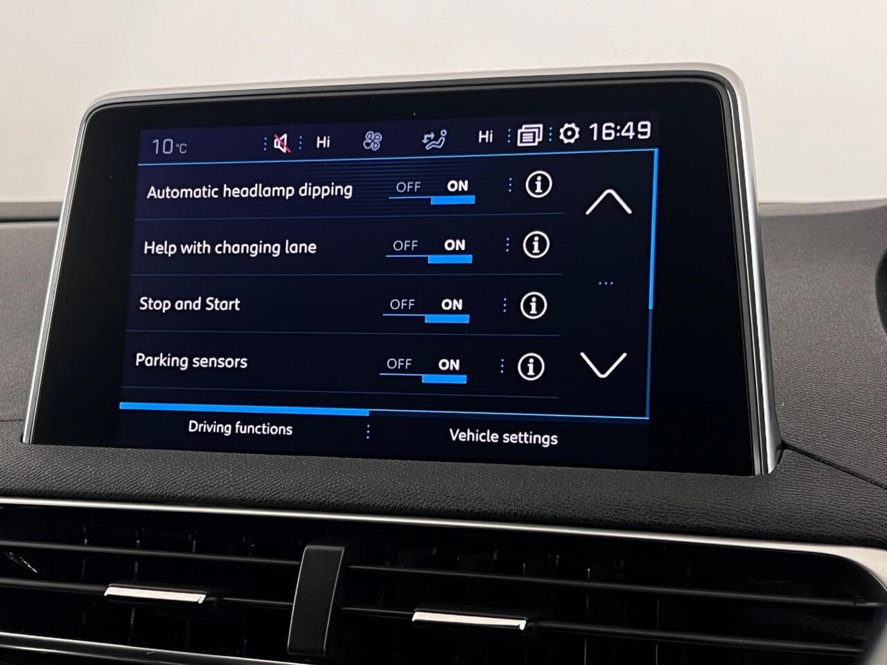 Peugeot 3008 thumbnail Infotainment System