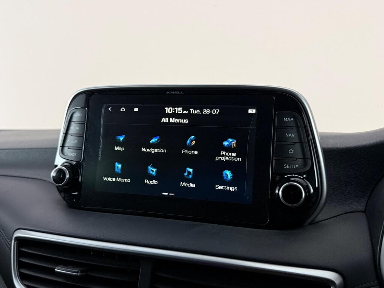 Hyundai TUCSON thumbnail Infotainment System