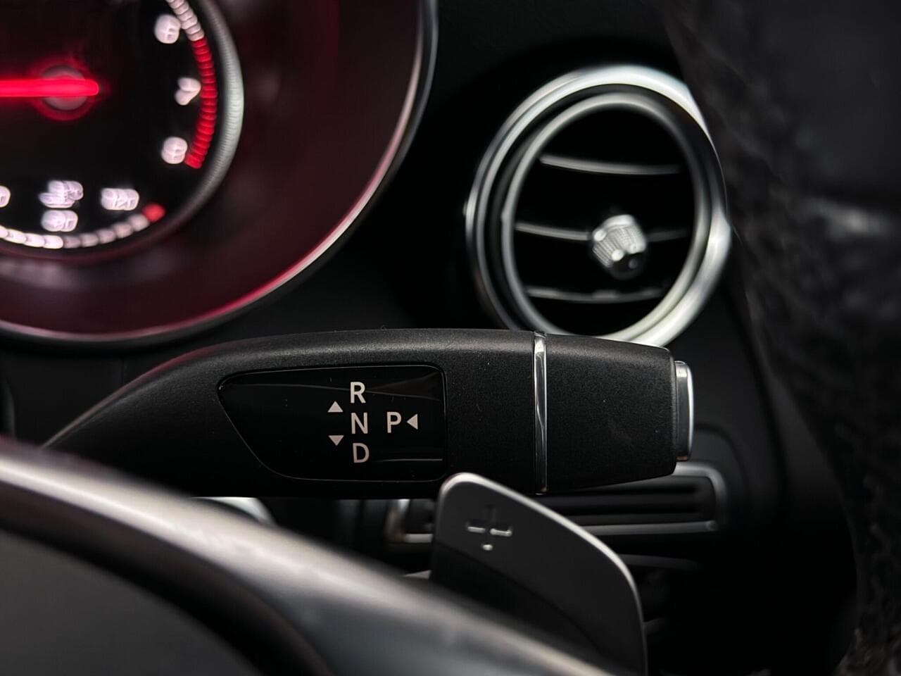 Mercedes-Benz GLC thumbnail Misc Controls