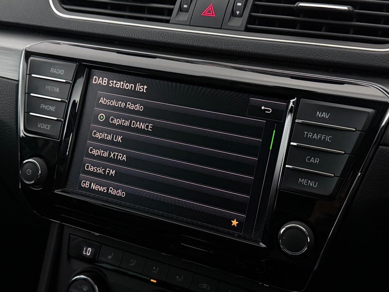 Skoda Superb thumbnail Infotainment System