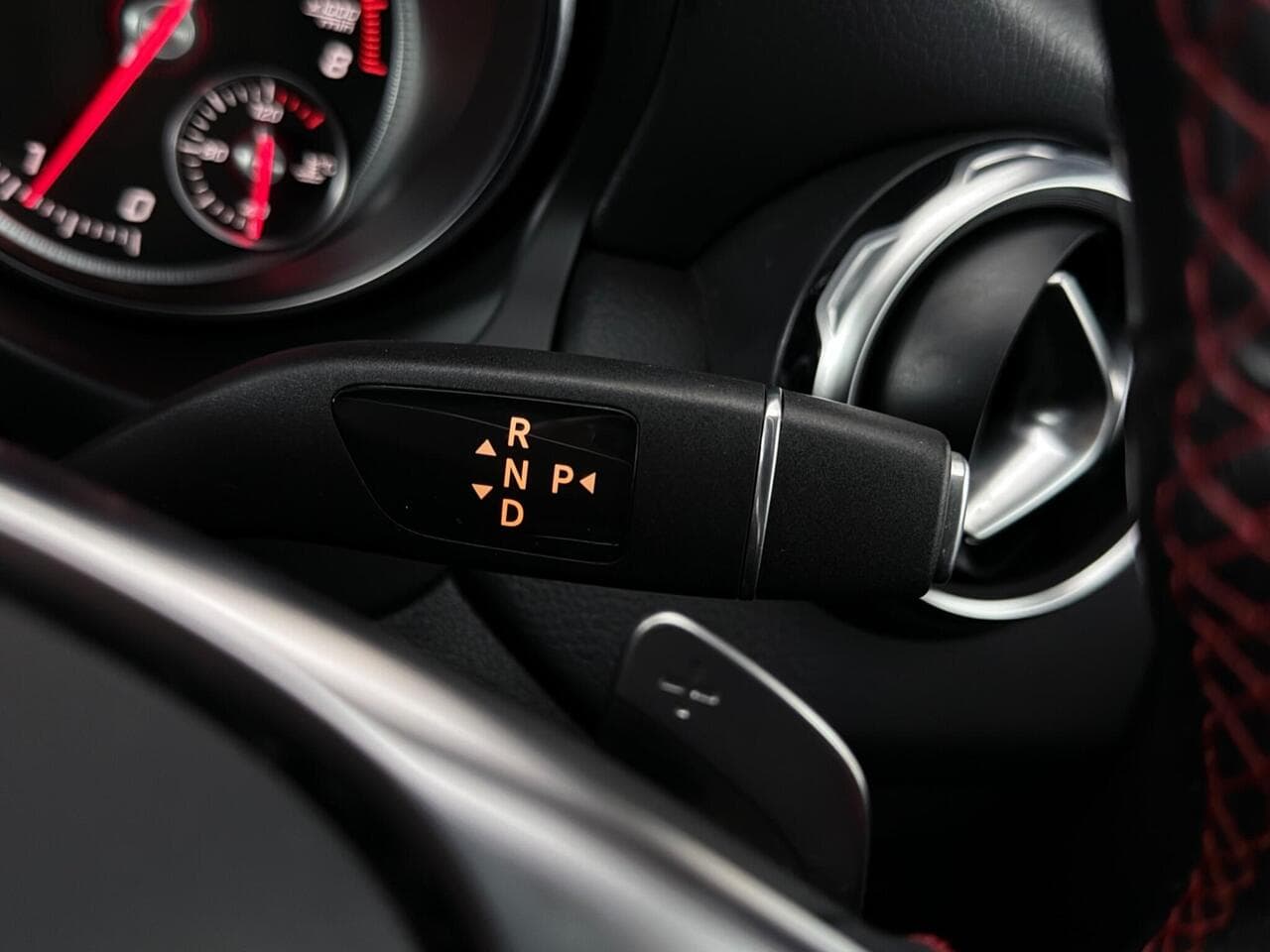 Mercedes-Benz GLA thumbnail Misc Controls