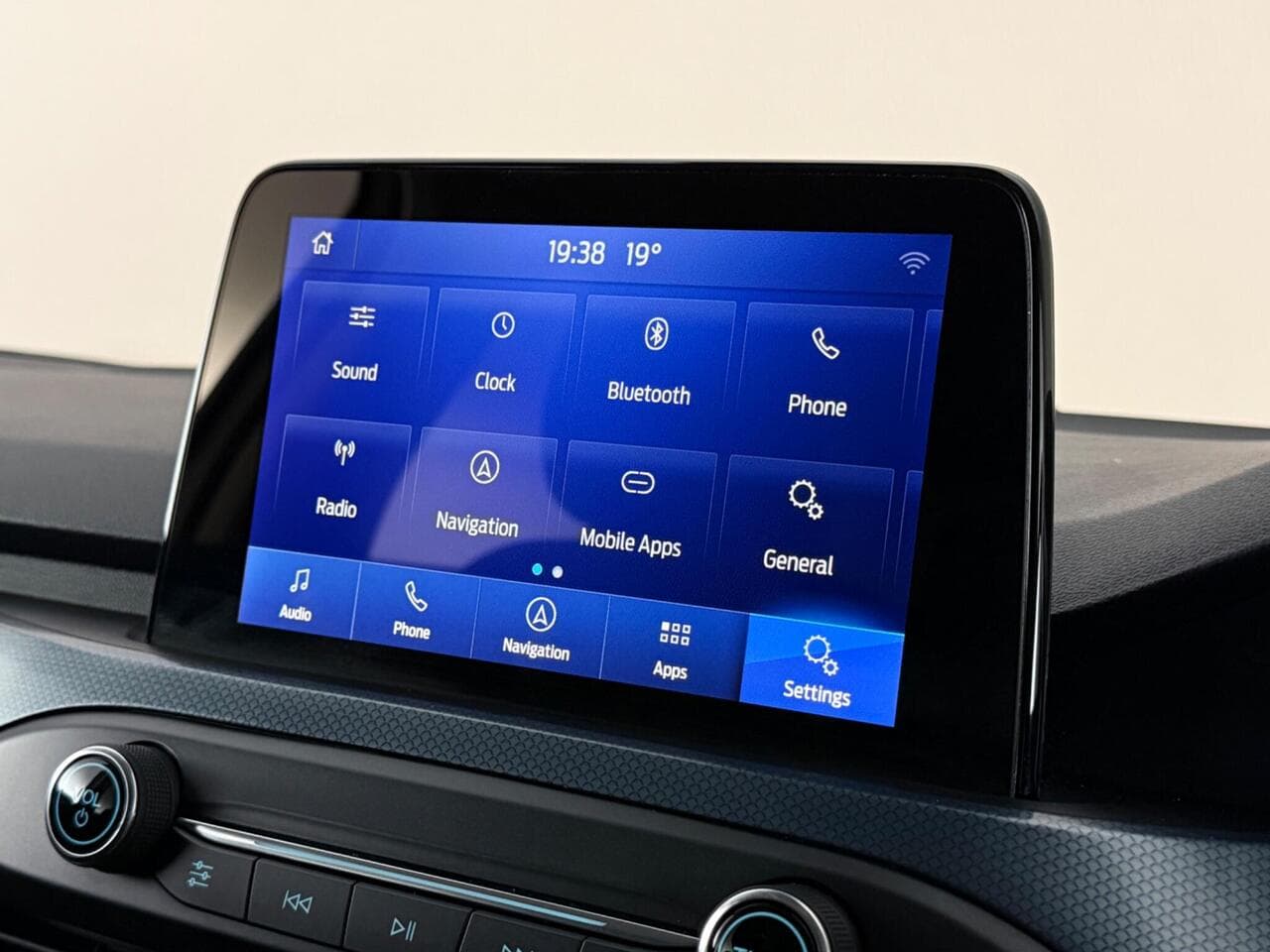 Ford Focus thumbnail Infotainment System