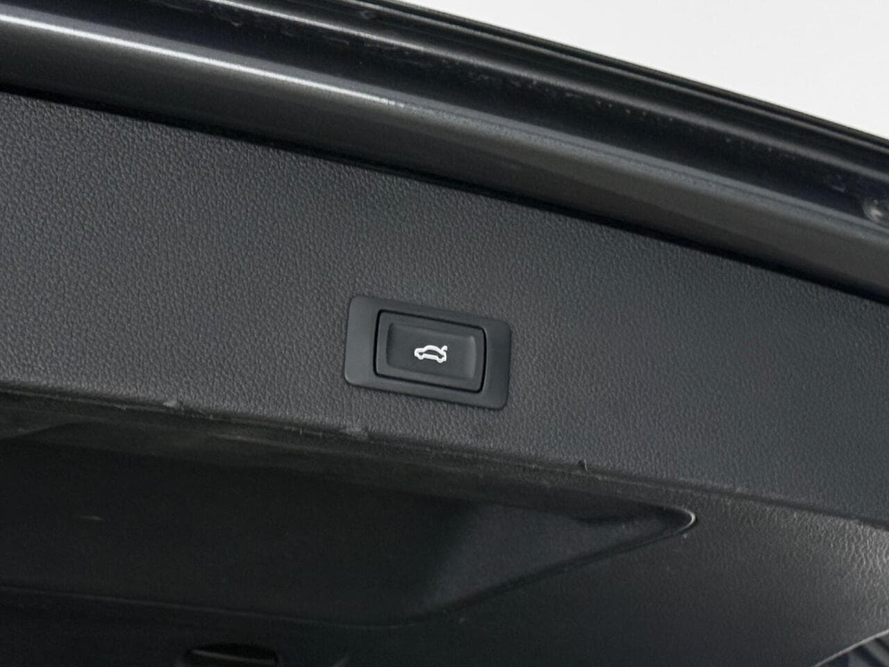 Audi Q2 thumbnail Misc Controls