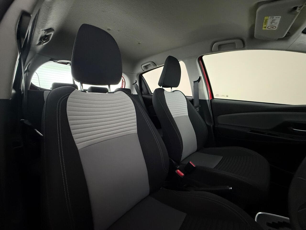 Toyota Yaris thumbnail Seats Rear