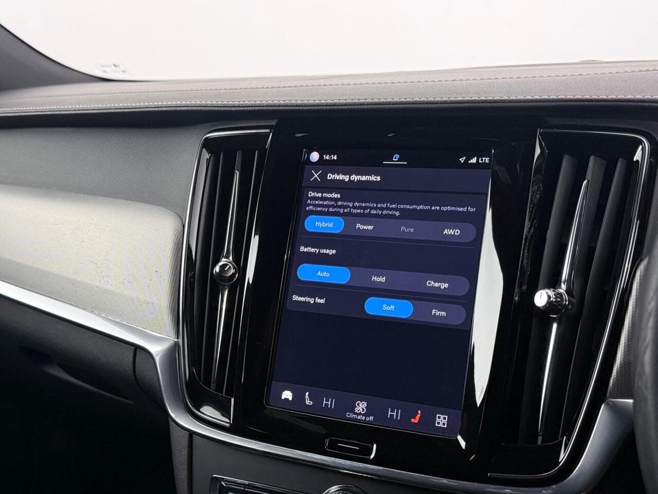 Volvo V90 thumbnail Infotainment System