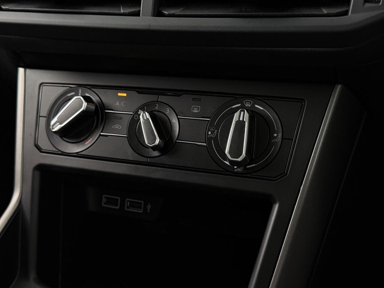 Volkswagen Polo thumbnail Misc Controls