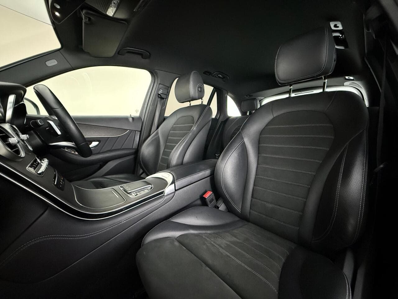 Mercedes-Benz GLC thumbnail Seat Front Passenger