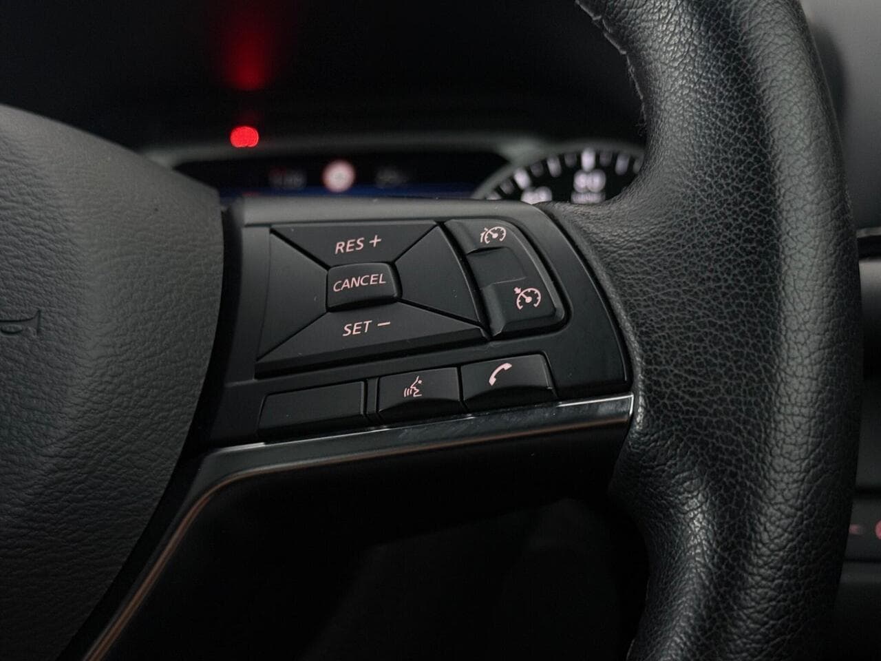 Nissan Juke thumbnail Misc Controls