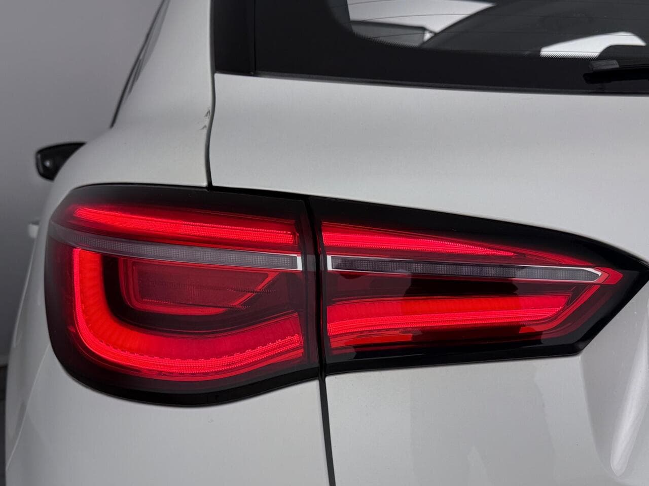 MG MG HS thumbnail Lights Rear