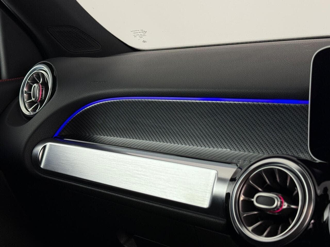 Mercedes-Benz GLB thumbnail Inconclusive