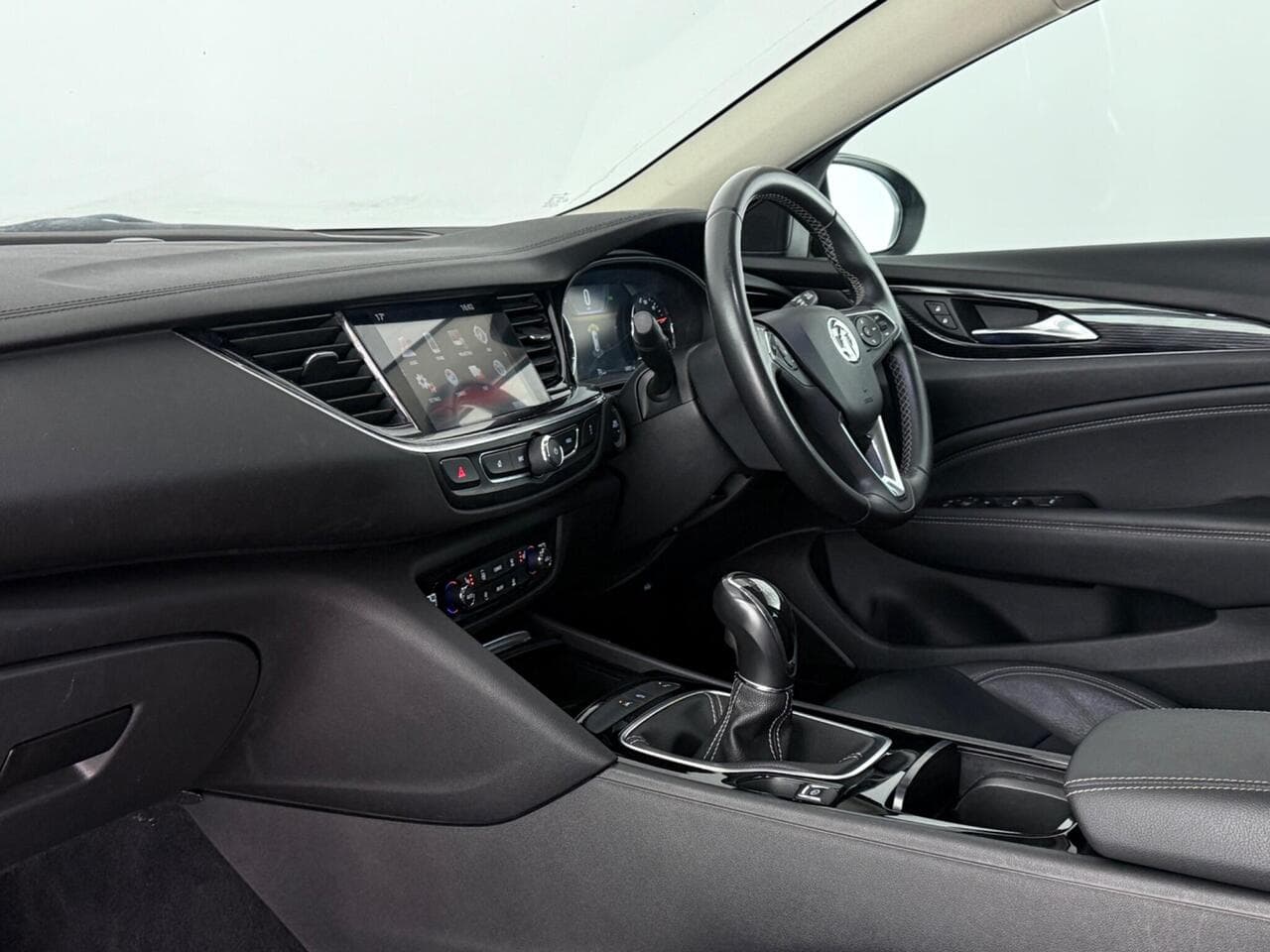 Vauxhall Insignia thumbnail Interior Front