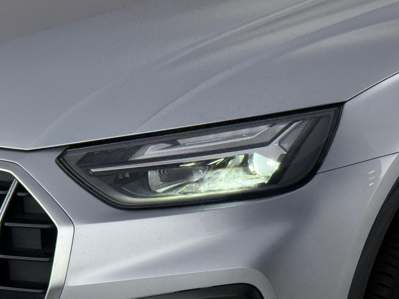 Audi Q5 thumbnail Lights Front