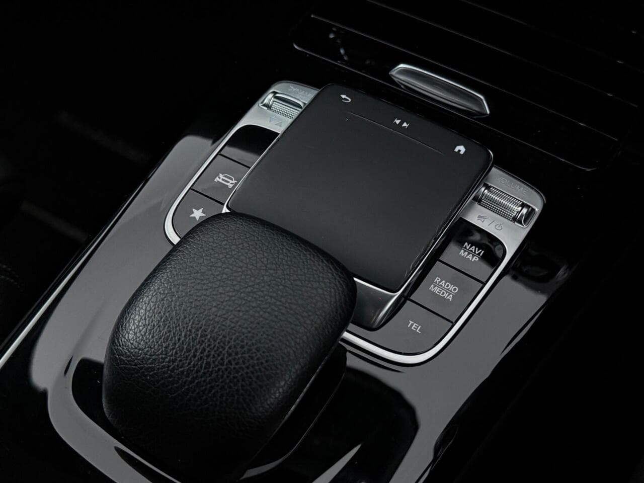 Mercedes-Benz A Class thumbnail Misc Controls