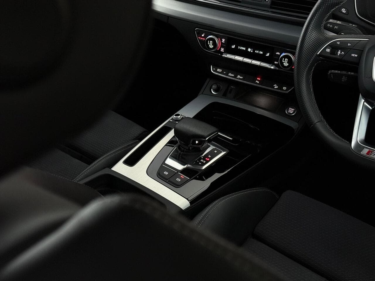 Audi Q5 thumbnail Misc Controls